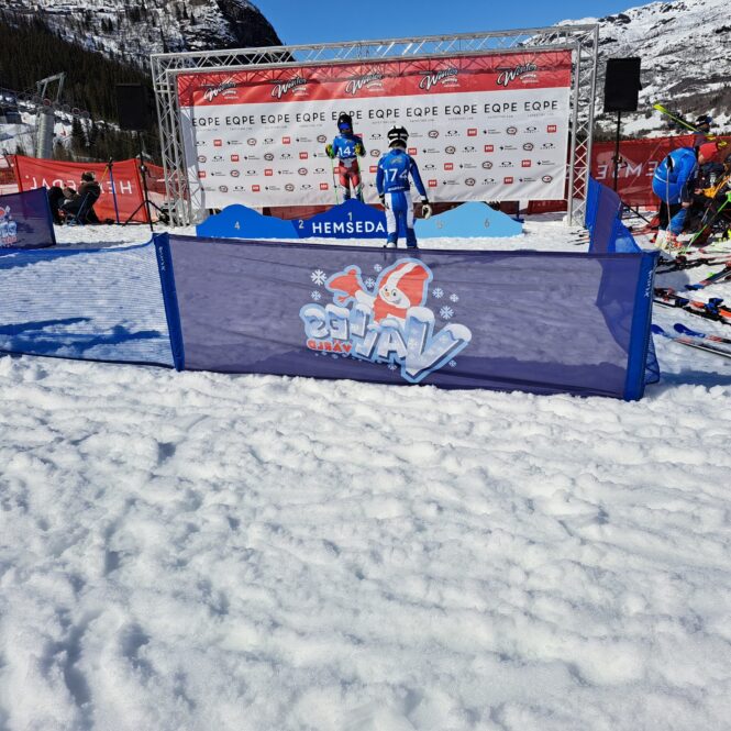 Sieť s plnou potlačou 1,2m x 2,5m s tunelmi bez tyčí